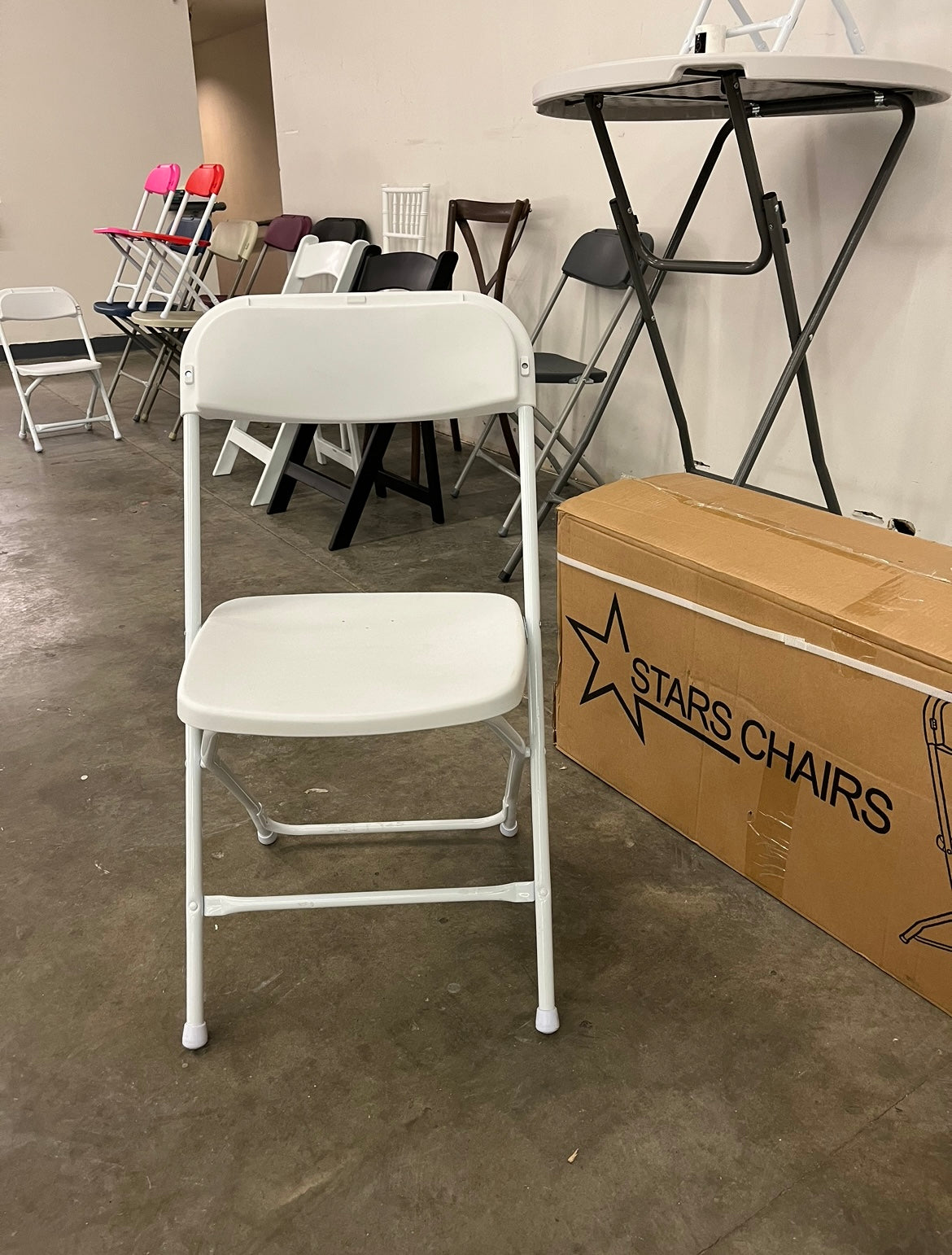 White Plastic Folding Chairs Set of 10 Main image