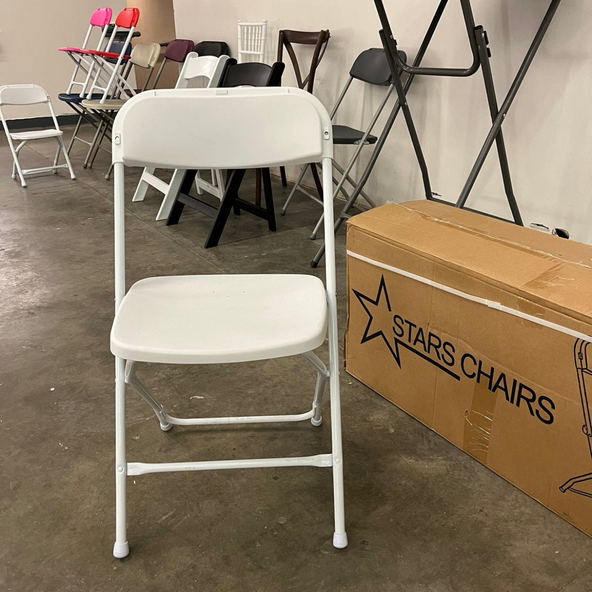 10 White Plastic Folding Chairs Set Main image