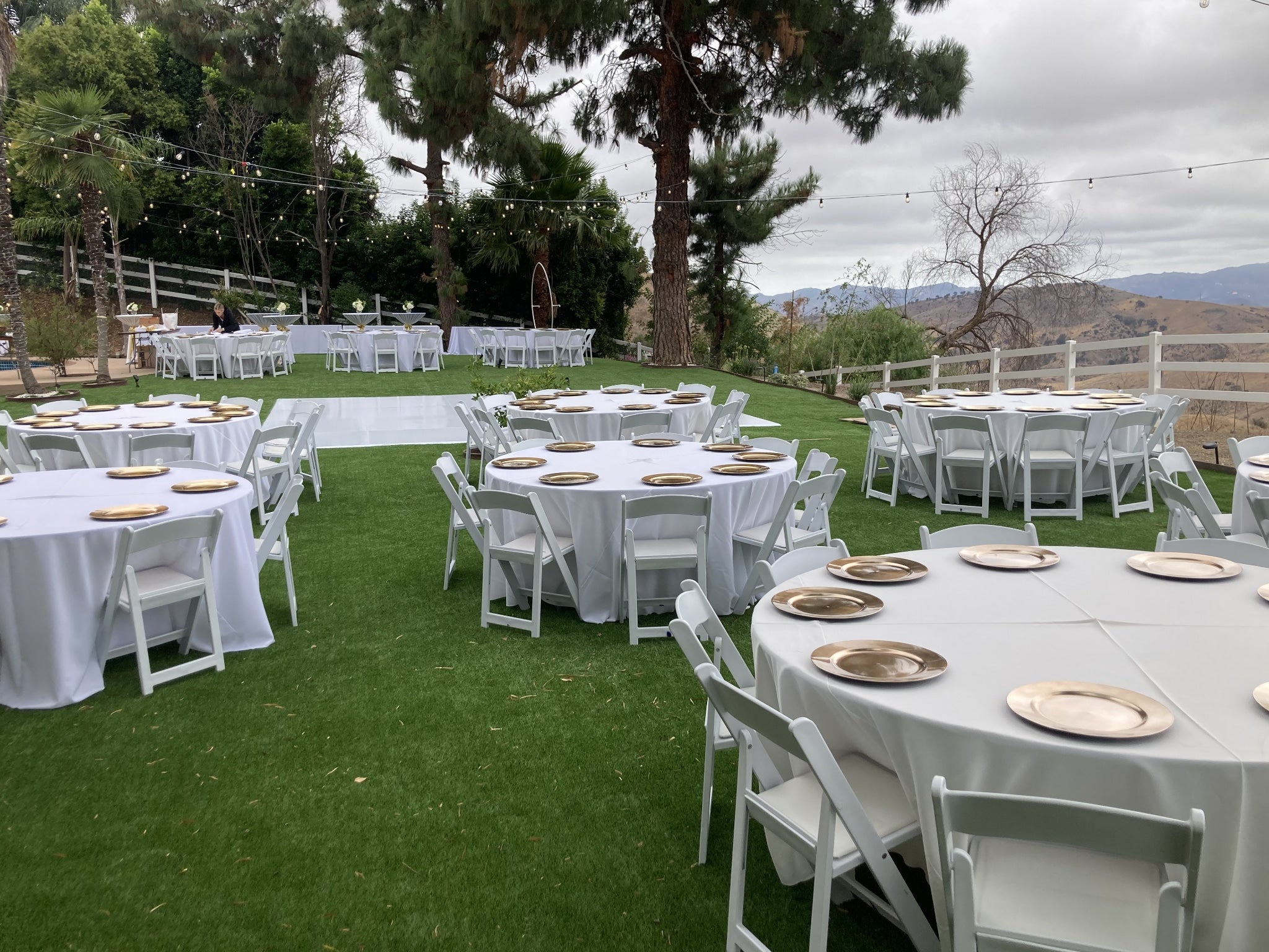 50 Pcs White Resin Folding Chairs Set Adult Size